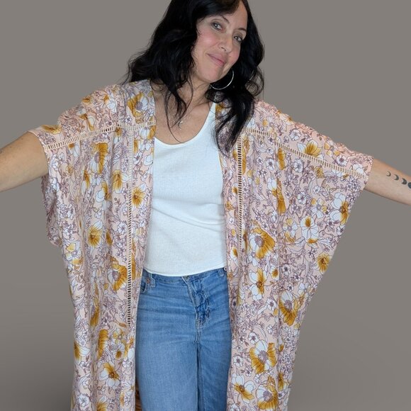 Band of Gypsies Tan Floral Print Boho Kimono - One Size - Picture 3 of 7